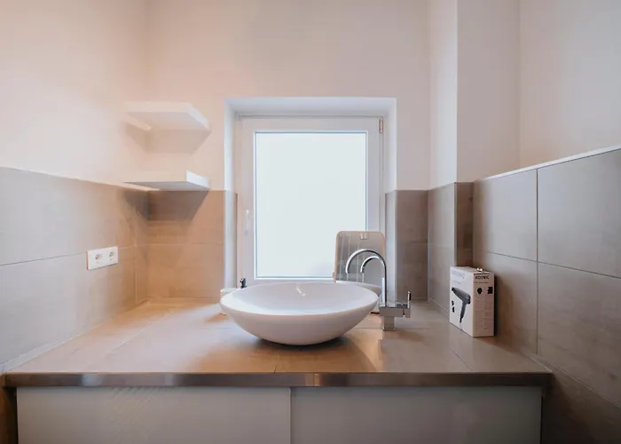 Apartment Lovely With Balcony - Cozy , Near Kadewe&kurfürstendamm Berlin