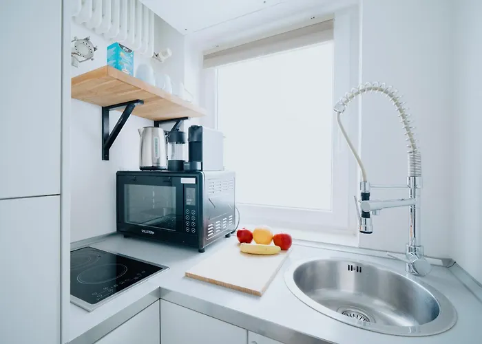 Lovely With Balcony - Cozy , Near Kadewe&kurfürstendamm Berlin