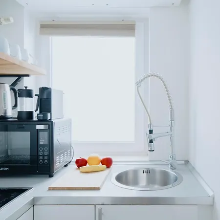 Lovely With Balcony - Cozy , Near Kadewe & Kurfuerstendamm Appartamento Berlino