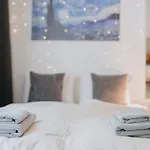 Lovely With Balcony - Cozy , Near Kadewe & Kurfuerstendamm شقة