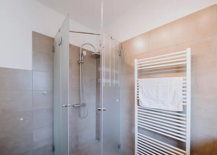 Lovely With Balcony - Cozy , Near Kadewe & Kurfuerstendamm شقة برلين