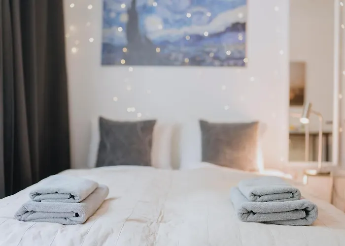 Lovely With Balcony - Cozy , Near Kadewe & Kurfuerstendamm アパート