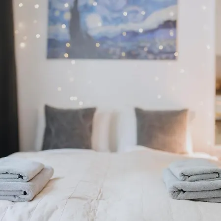 Lovely With Balcony - Cozy , Near Kadewe & Kurfuerstendamm Apartment