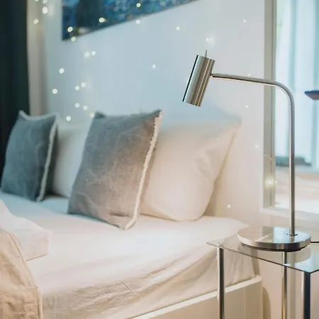 Lovely With Balcony - Cozy , Near Kadewe & Kurfuerstendamm * Berlin