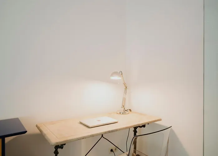 Lovely With Balcony - Cozy , Near Kadewe&kurfürstendamm