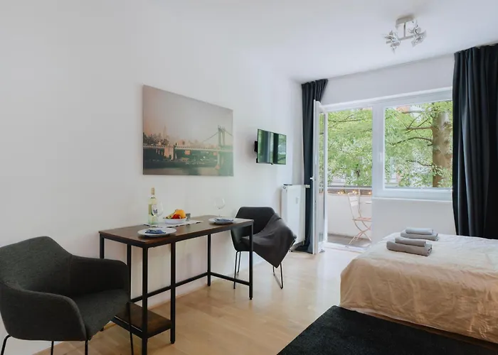 Apartamento Lovely With Balcony - Cozy , Near Kadewe&kurfürstendamm Berlín